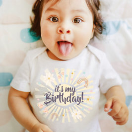 Bebé Camiseta de arcoíris pastel del sol es mi cumpleañ