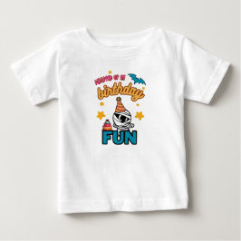 Bebé Camiseta de momia divertida de cumpleaños envuelta