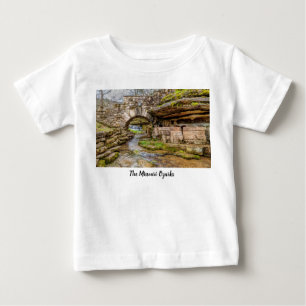Bebé Cascada Ozarks debajo de la camiseta del niño puen