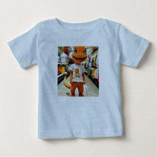 Bebé "Charmender intenta" diseño de camiseta pokémon de