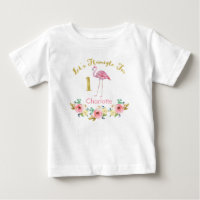 Chicas dejan la típica camiseta de cumpleaños 1