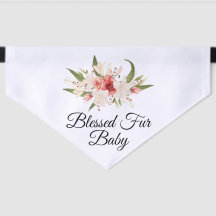Bebé de pelaje bendito con diseño floral de acuare