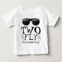 Dos vuelos por una camiseta de tipo pequeño