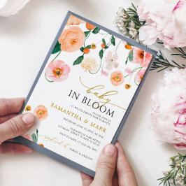 Bebé en aromas de cachorros floridos Invitación a 