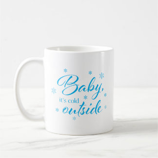 Bebé, está frío fuera de la taza de café
