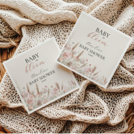 Bebé floral beige suave en la servilleta de Baby S