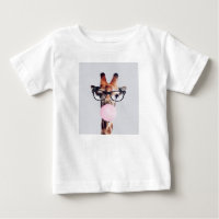 Giraffe chisporroteando chicle de camiseta de niño