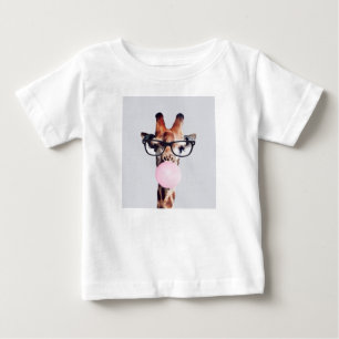 Bebé Giraffe chisporroteando chicle de camiseta de niño