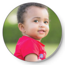 Bebé lindo con camisas rojas fotografía infantil a