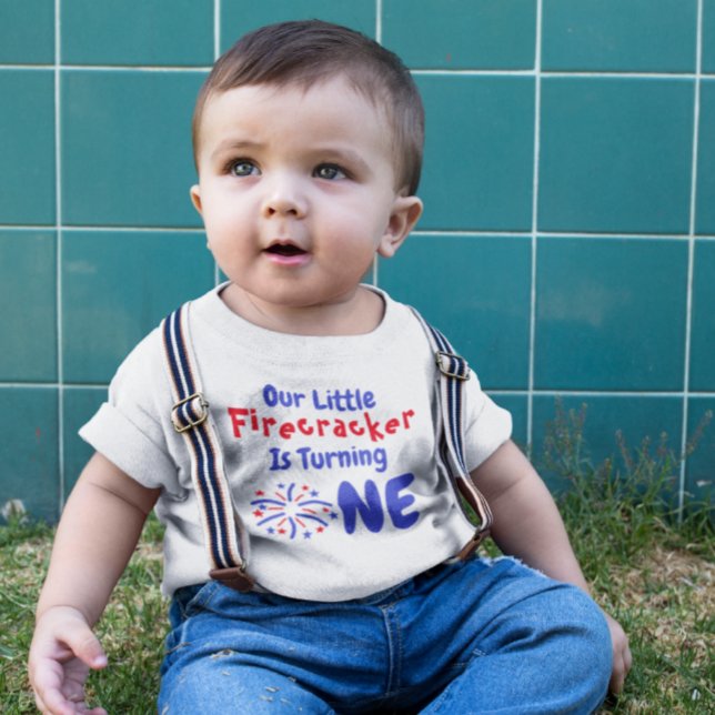 Bebé Little Firecracker Camiseta de cumpleaños (Subido por el creador)