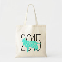 Bebé nacido en la bolsa del año de la cabra 2015