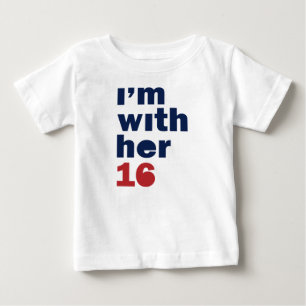 Bebé Nena, estoy con su camiseta de Hillary 2016