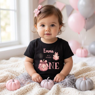 Bebé Nombre personalizado es una camiseta rosa de niña 