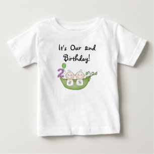 Bebé Parejas gemelas en una camiseta de cumpleaños núme