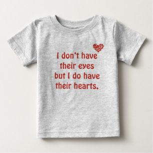 Bebé Tengo sus ojos - camiseta de la adopción