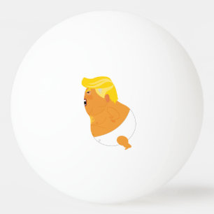 Bebé Trump lanza una bola de ping pong