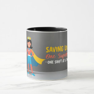 Bebe tu fuerza: Taza de enfermera superheroína