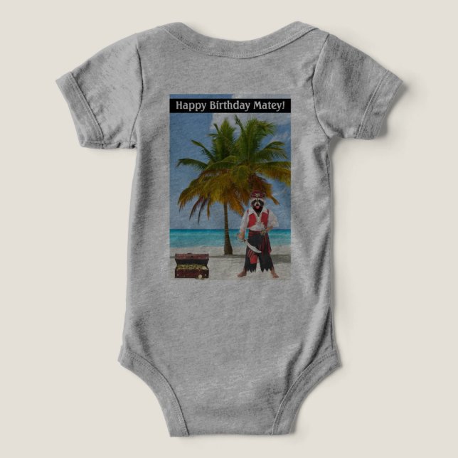bebé una pieza. ¡Feliz cumpleaños Matey! Racoon/ni (Diseño Reverso )