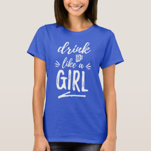 Bebida (cerveza) como una camiseta del chica