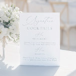 Bebida de firma Menú Boda azul y blanco turbio<br><div class="desc">Con una sofisticada combinación de azul y blanco crujiente y suaves, la carta ofrece una deliciosa selección de sus bebidas caseras en un moderno diseño de moda. Perfecto para una temática boda de diseño y cohesionada, sirve a la vez de guía funcional para los clientes y de decoración elegante. Como...</div>