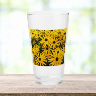 Bebida floral de suelos amarillos de ojos negros