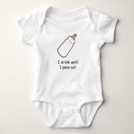 Bebo hasta que pase hacia fuera la camisa del