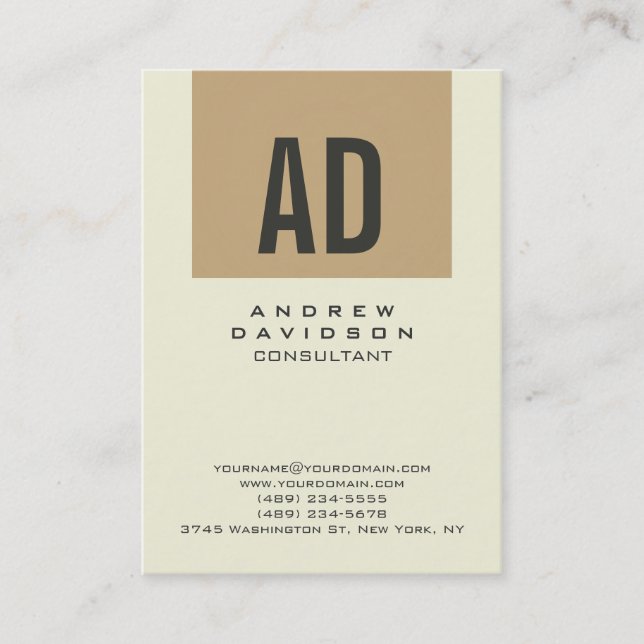 Beige Chubby Trend Vertical Monograma tarjeta de p (Anverso)