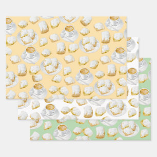 Beignets y papel para envolver el café