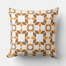 bella almohada de estampado floral marrón