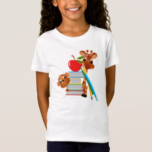 Bella, Chica de escuela, probó la camiseta de Baby