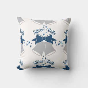Bellas plateadas/ almohada azul geométrica
