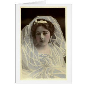 Belleza de época en blanco,