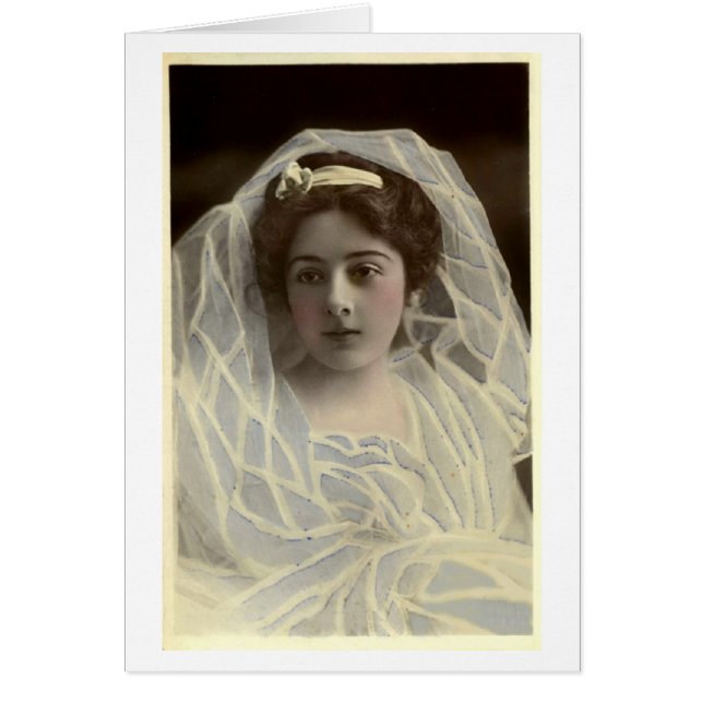 Belleza de época en blanco, (Frente)