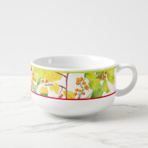 Berries de otoño en un Cuenco para sopa