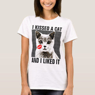 BESÉ UN GATO Y ME GUSTABA, Camisetas divertidas.