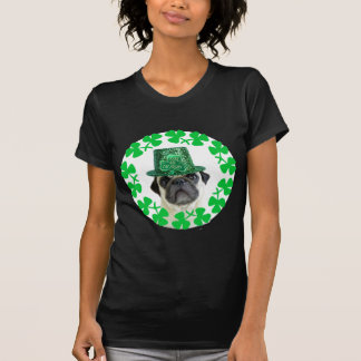 Béseme que soy camiseta irlandesa del barro