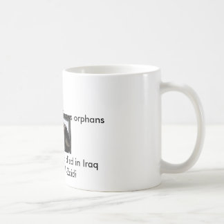 Beso de despedida Bush y taza del zapato.