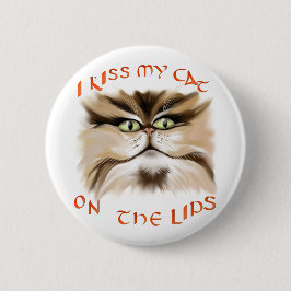 Beso mi gato en el botón de los labios