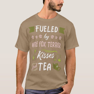 Besos de Fox Terrier y camiseta de té