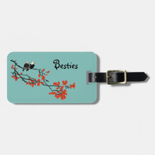 Bestis regalan dos aves en la etiqueta de equipaje