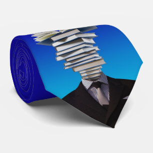 Biblioteca de libros maestro de escuela corbata