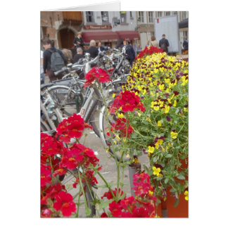Bicicletas, centro de ciudad histórico de Brujas,