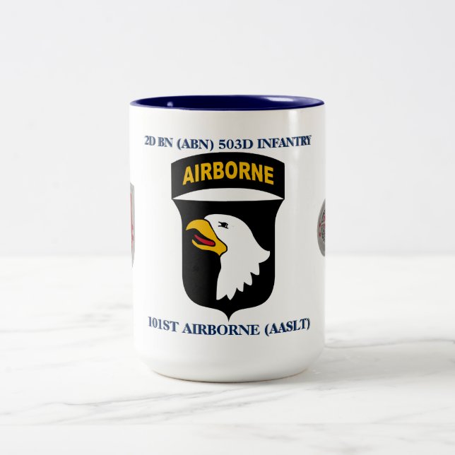 Bicolor 2do TAZA AEROTRANSPORTADA de la INFANTERÍA 503D de (Centro)