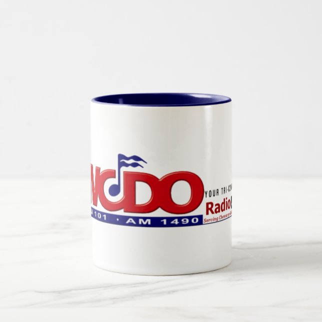 Bicolor A20 - taza de café de WCDORadio.com (Centro)