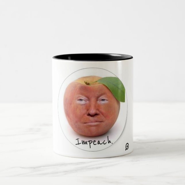 Bicolor Acuse la taza de Donald Trump (Centro)
