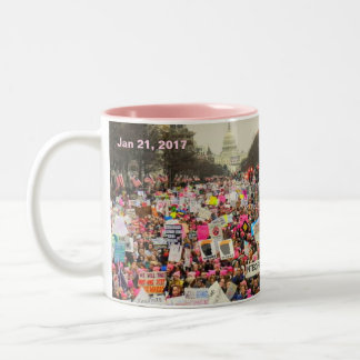 Bicolor Beba su mañana Jo de una taza hermosa de marzo -