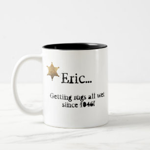 Bicolor "Consiguiendo las mantas todo mojadas…" Taza de