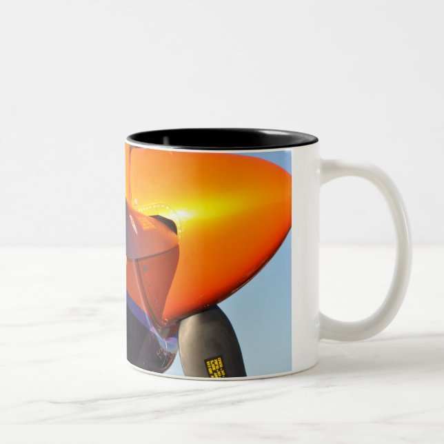Bicolor El aire compite con la taza (Derecha)