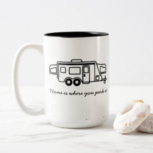 Bicolor El hogar es donde usted lo parquea. Taza de HTT