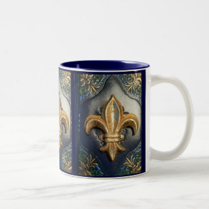 Bicolor Flor de lis de oro en la taza del proyecto